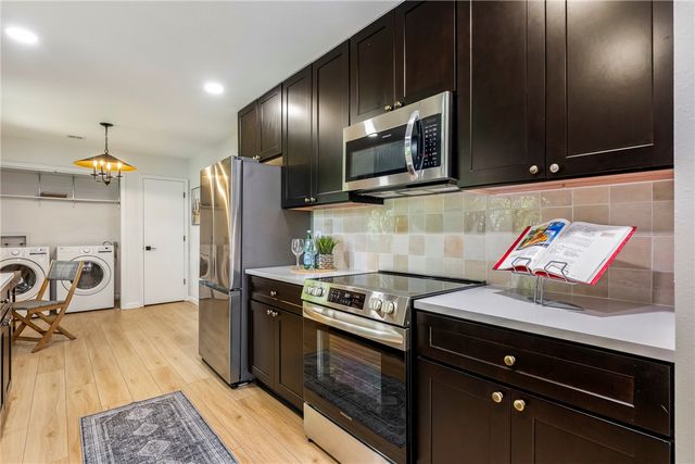 2202 SE 16th Street, Bentonville, AR 72712
