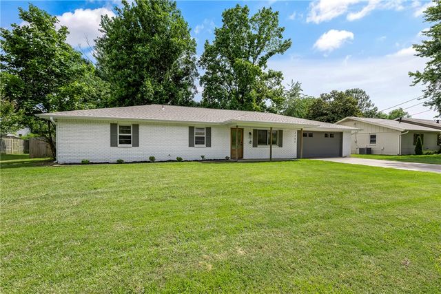 2202 SE 16th Street, Bentonville, AR 72712