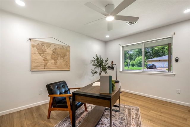 2202 SE 16th Street, Bentonville, AR 72712