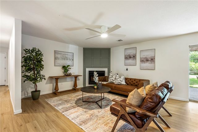 2202 SE 16th Street, Bentonville, AR 72712