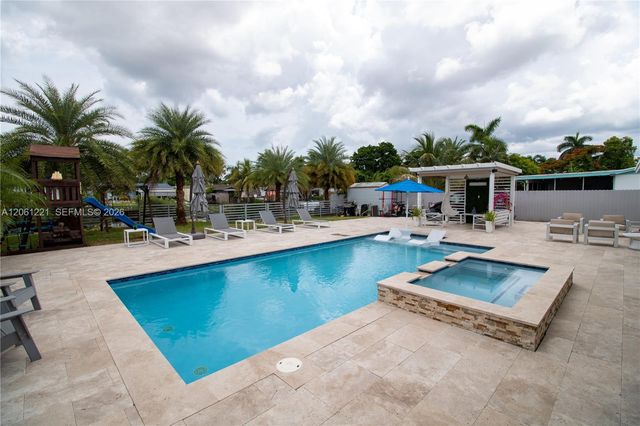 20053 SW 103rd Ave, Cutler Bay, FL 33189