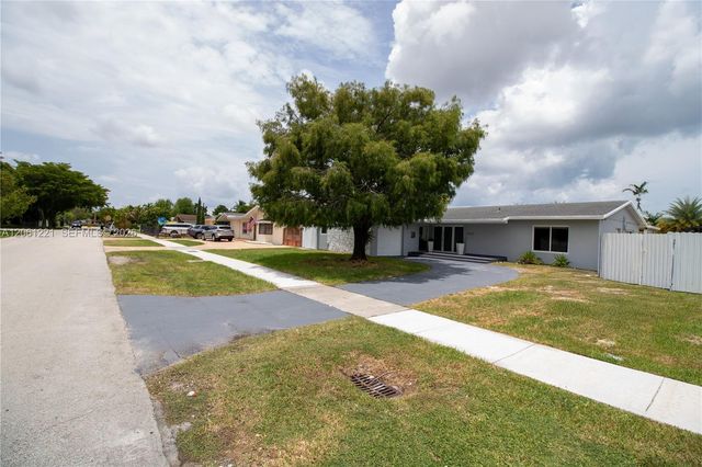 20053 SW 103rd Ave, Cutler Bay, FL 33189