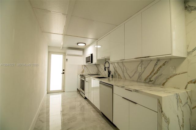 20053 SW 103rd Ave, Cutler Bay, FL 33189
