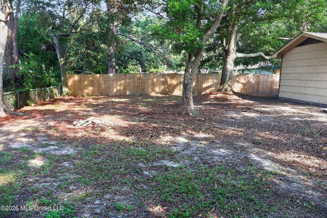 2807 Pinewood Avenue, Pascagoula, MS 39567