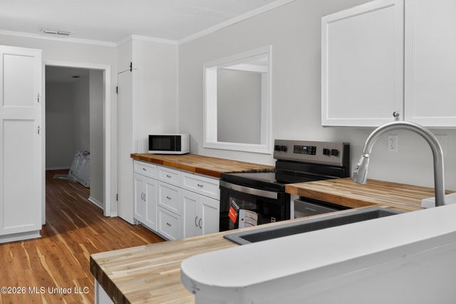 2807 Pinewood Avenue, Pascagoula, MS 39567