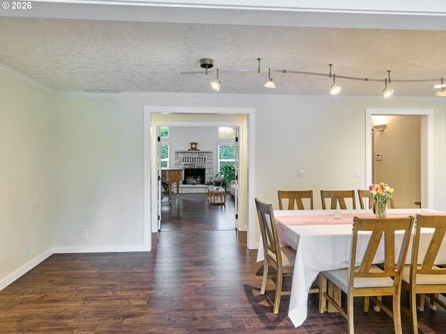 28502 S HIGHWAY 213, Molalla, OR 97038