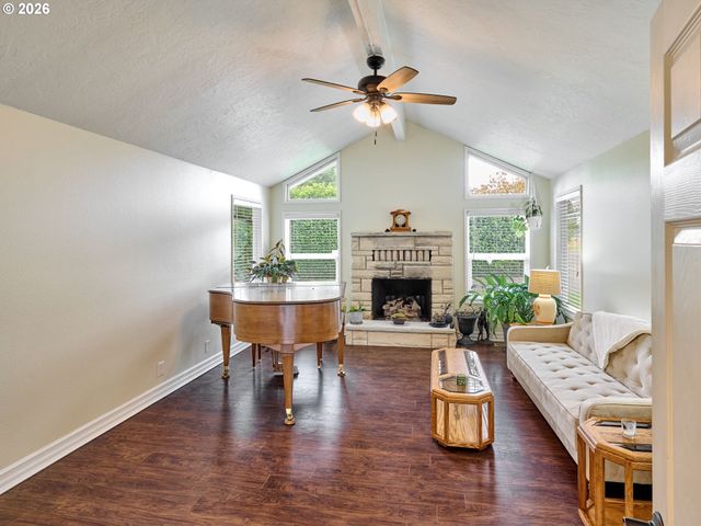 28502 S HIGHWAY 213, Molalla, OR 97038