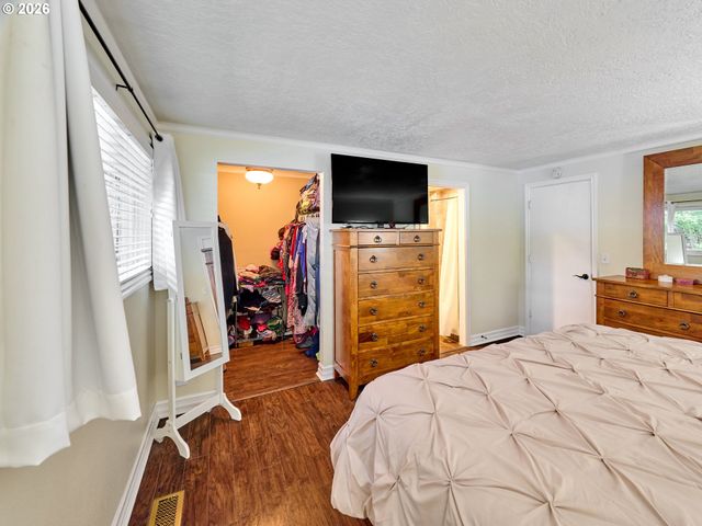 28502 S HIGHWAY 213, Molalla, OR 97038