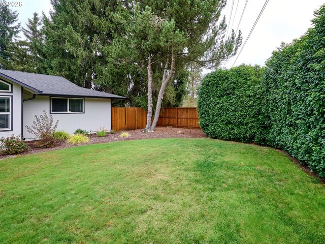 28502 S HIGHWAY 213, Molalla, OR 97038