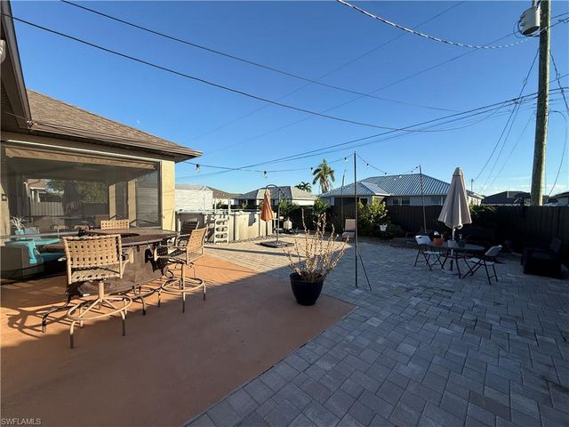 1714 SW 12th LN, Cape Coral, FL 33991