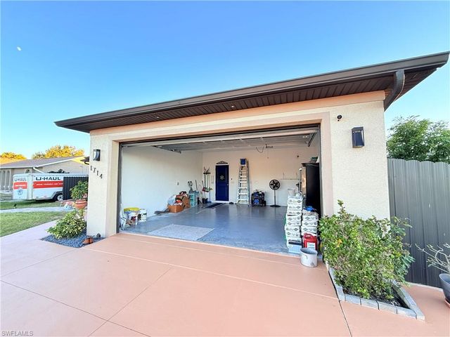 1714 SW 12th LN, Cape Coral, FL 33991