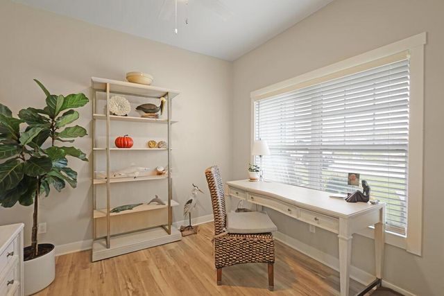 1335 Lynx Ln, Manitowoc, WI 54220