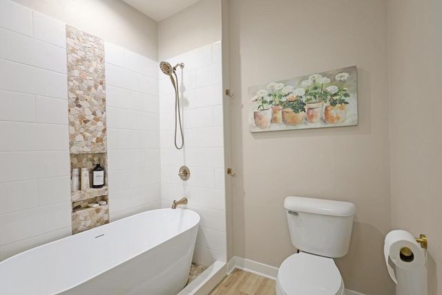 1335 Lynx Ln, Manitowoc, WI 54220