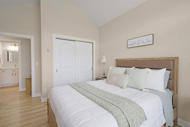 1335 Lynx Ln, Manitowoc, WI 54220