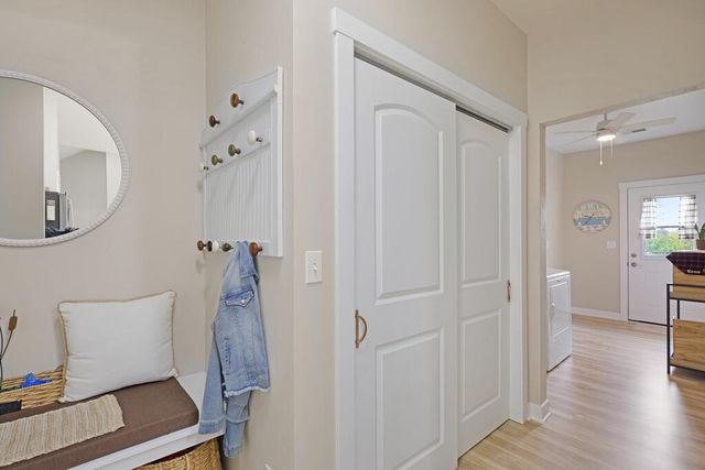 1335 Lynx Ln, Manitowoc, WI 54220