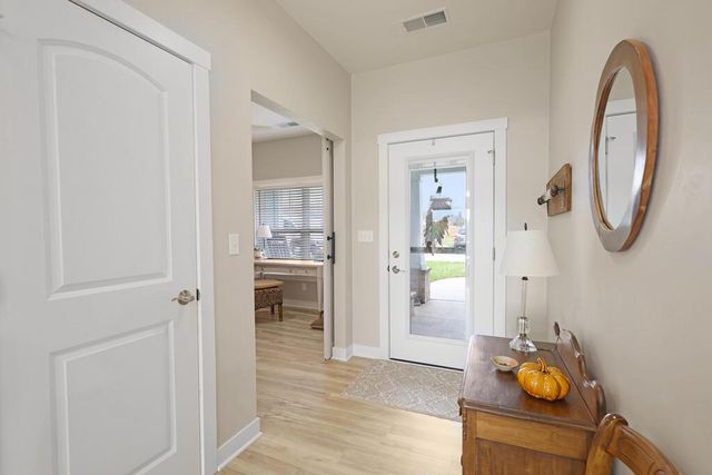 1335 Lynx Ln, Manitowoc, WI 54220