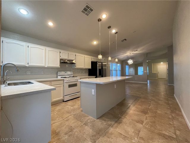 1860 Stablegate Avenue, Henderson, NV 89012