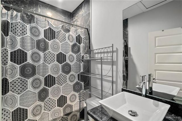 3309 Silver Nugget Drive, Edinburg, TX 78541