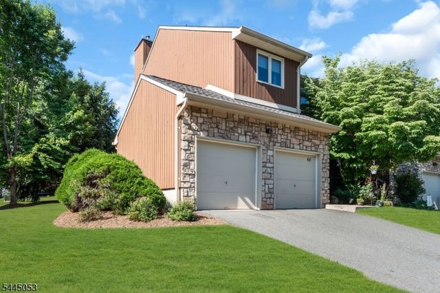 66 Bond St, Bridgewater Twp., NJ 08807