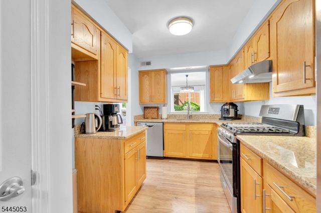 66 Bond St, Bridgewater Twp., NJ 08807