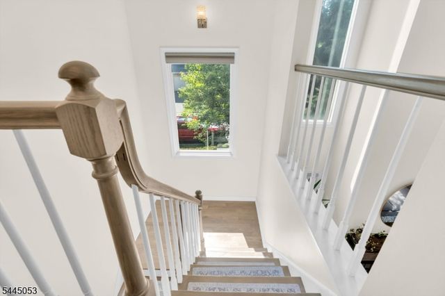 66 Bond St, Bridgewater Twp., NJ 08807