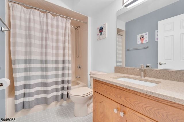 66 Bond St, Bridgewater Twp., NJ 08807