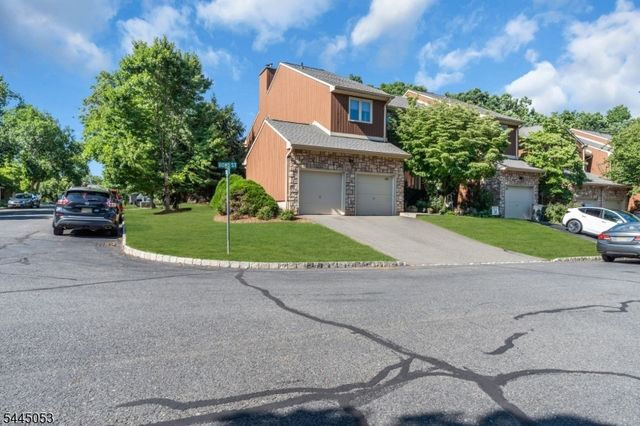 66 Bond St, Bridgewater Twp., NJ 08807