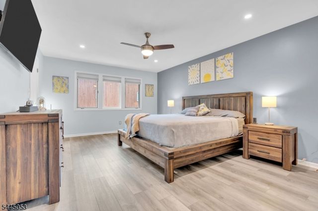 66 Bond St, Bridgewater Twp., NJ 08807