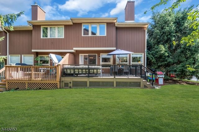 66 Bond St, Bridgewater Twp., NJ 08807