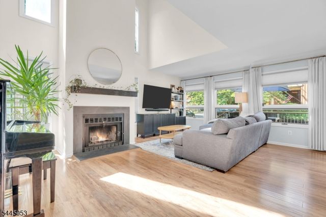 66 Bond St, Bridgewater Twp., NJ 08807