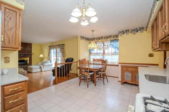 15 Lynn Court, North Brunswick, NJ 08902