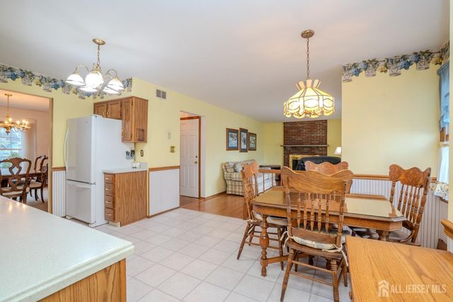 15 Lynn Court, North Brunswick, NJ 08902