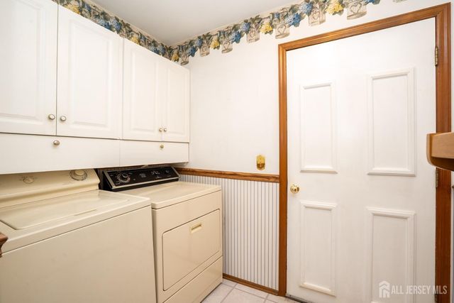 15 Lynn Court, North Brunswick, NJ 08902