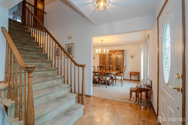 15 Lynn Court, North Brunswick, NJ 08902