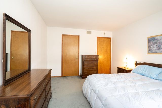 15 Lynn Court, North Brunswick, NJ 08902