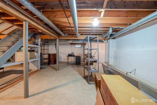 15 Lynn Court, North Brunswick, NJ 08902