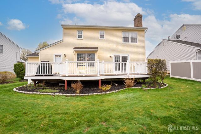 15 Lynn Court, North Brunswick, NJ 08902