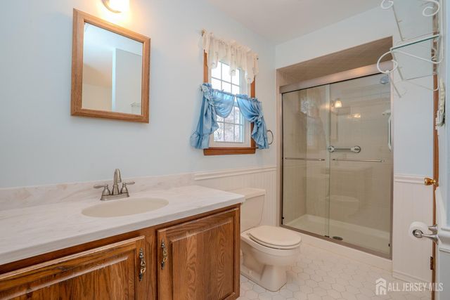 15 Lynn Court, North Brunswick, NJ 08902