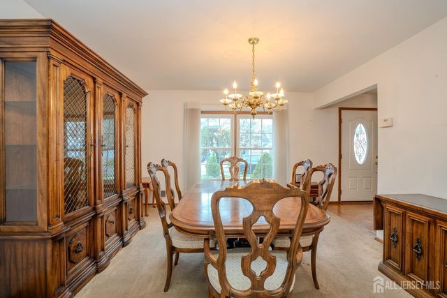 15 Lynn Court, North Brunswick, NJ 08902