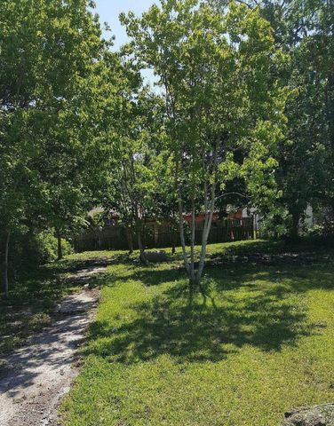 2201 Lucas Street, Houston, TX 77026