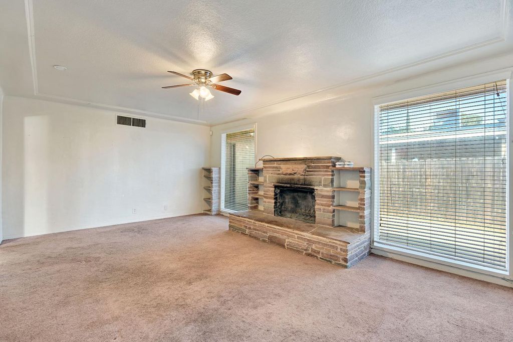 Image 10 of property listing at 4739 E Princeton Avenue, Fresno, CA 93703