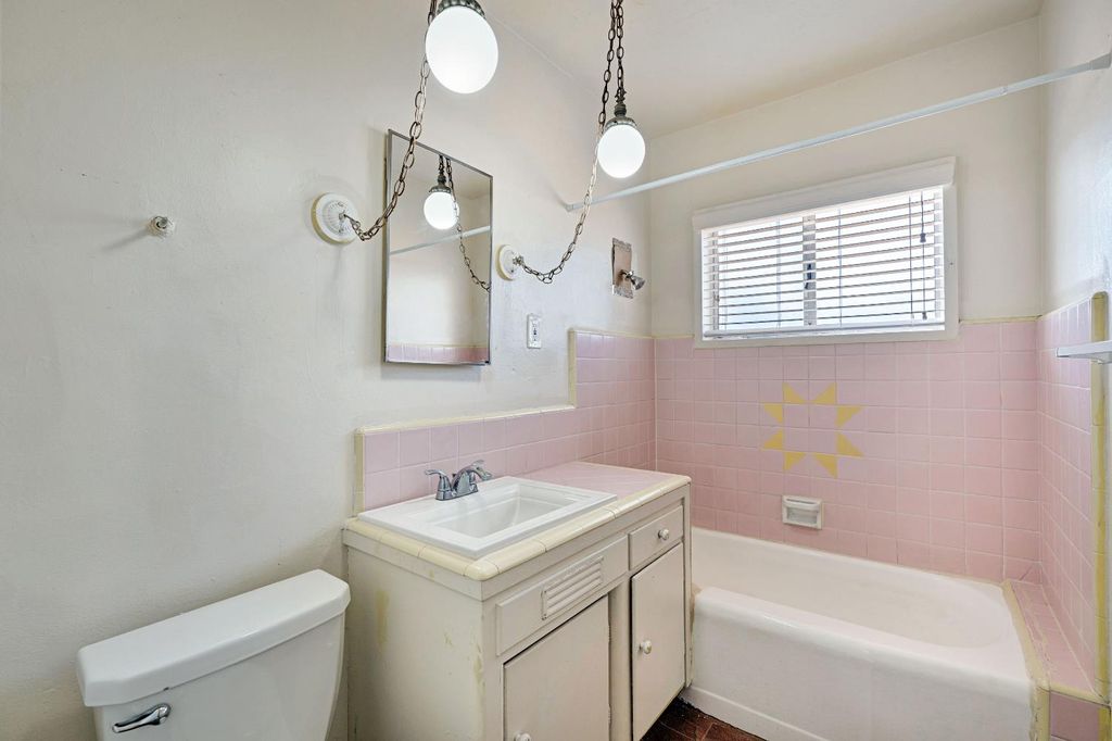 Image 11 of property listing at 4739 E Princeton Avenue, Fresno, CA 93703