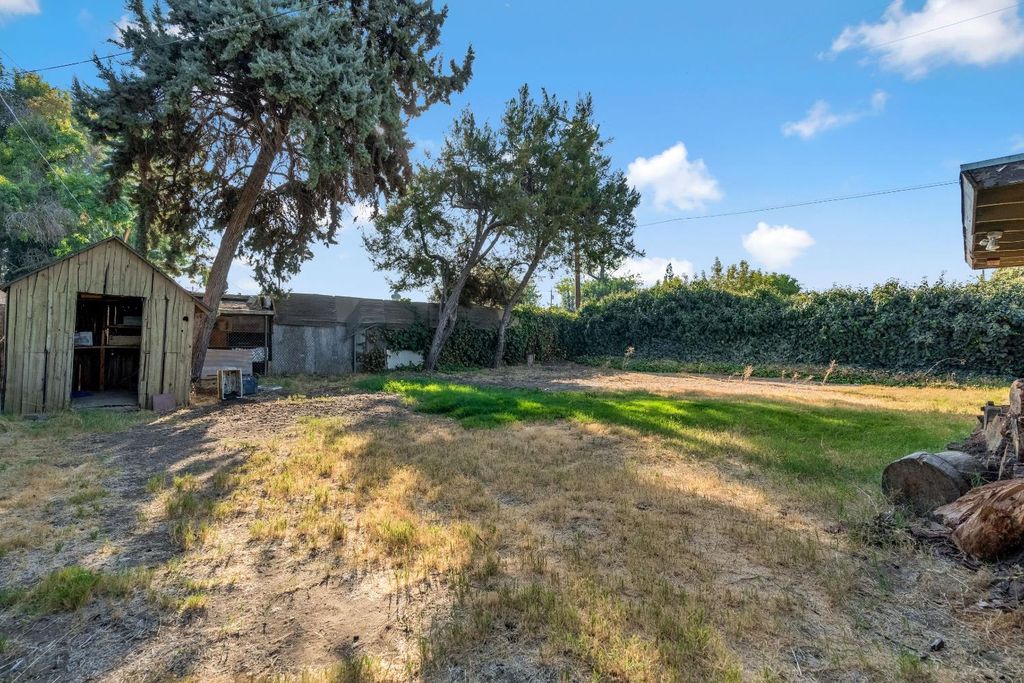Image 32 of property listing at 4739 E Princeton Avenue, Fresno, CA 93703