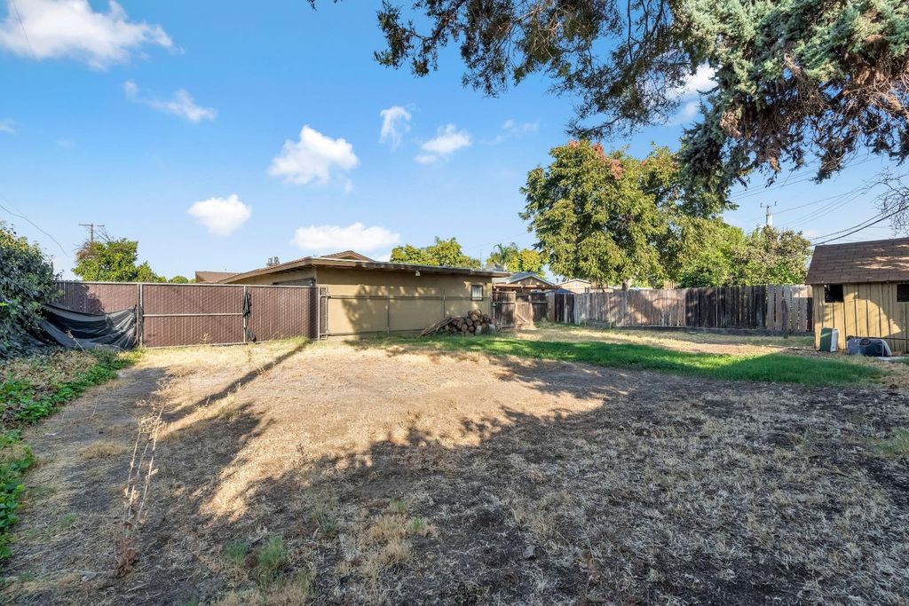 Image 34 of property listing at 4739 E Princeton Avenue, Fresno, CA 93703