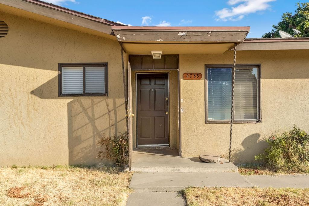 Image 5 of property listing at 4739 E Princeton Avenue, Fresno, CA 93703