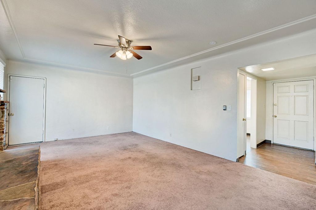 Image 8 of property listing at 4739 E Princeton Avenue, Fresno, CA 93703