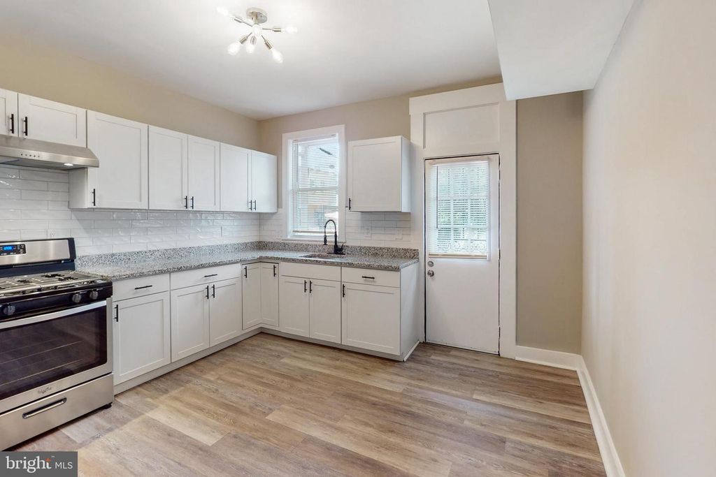 Image 6 of property listing at 2201 PRESBURY ST, Baltimore, MD 21216