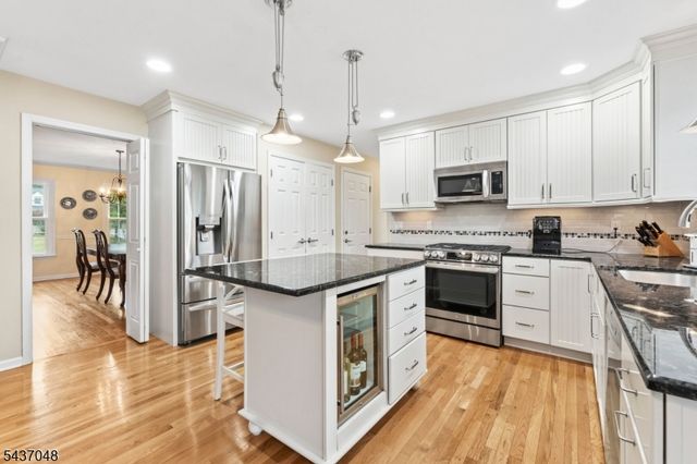 24 Powelson Dr, Hillsborough Twp., NJ 08844
