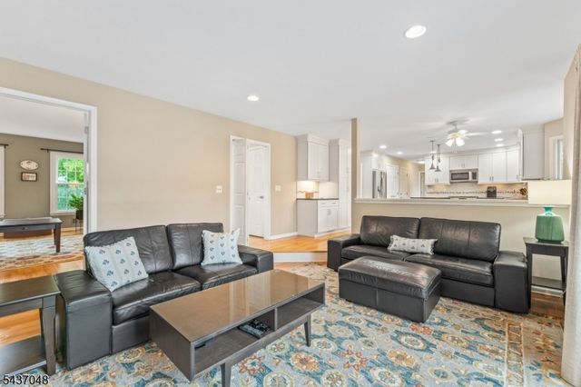 24 Powelson Dr, Hillsborough Twp., NJ 08844