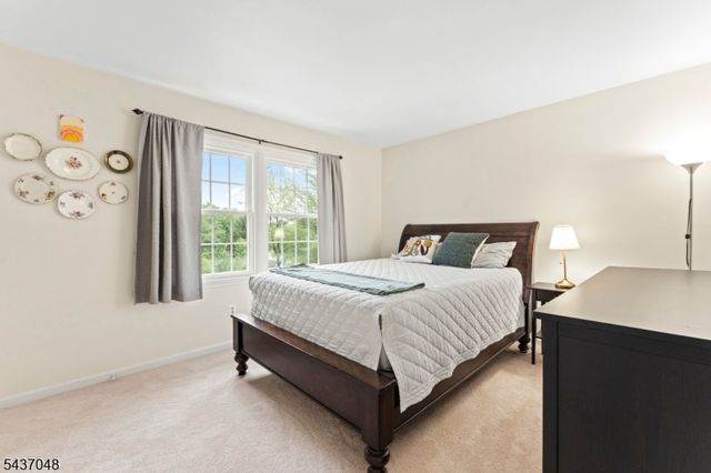 24 Powelson Dr, Hillsborough Twp., NJ 08844